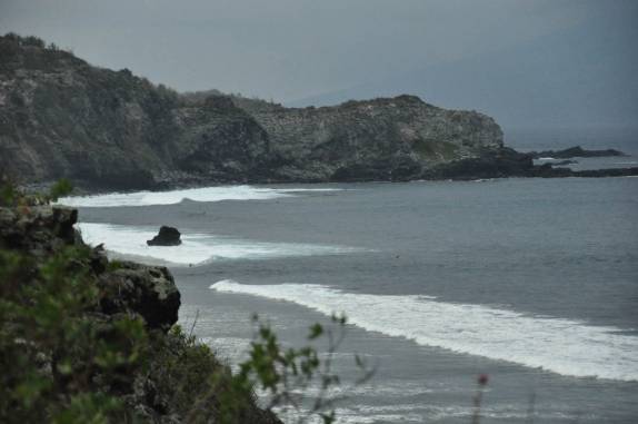A costa rochosa do noroeste de Maui, no Havaí